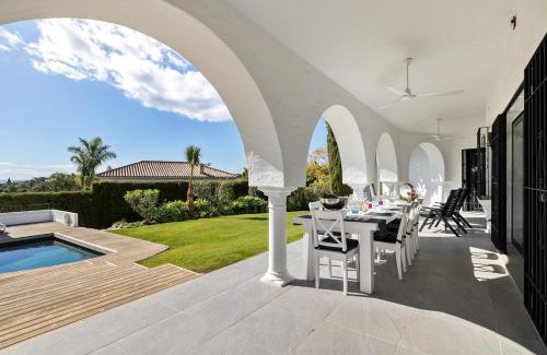 Urbanizacion Hacienda las Chapas Villa | Villa Flamenca