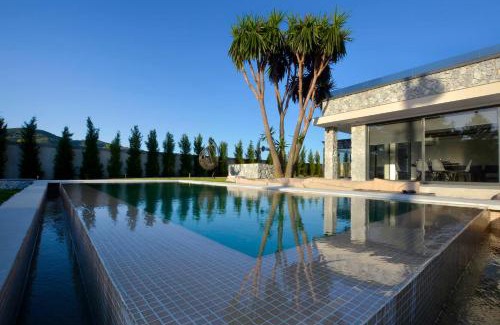 Linia Villa | Villa Flamingo - 4 bedrooms - Private Pool - Next to renowned Issos Beach & Lake Korission