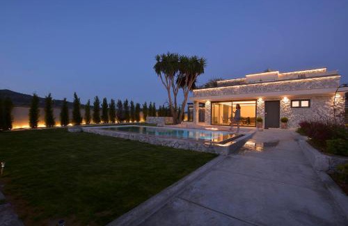 Linia Villa | Villa Flamingo - 4 bedrooms - Private Pool - Next to renowned Issos Beach & Lake Korission