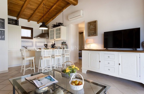 San Teodoro Villa | Villa Flor de Lis: Private swimming pool in Punta Molara, 600 meters from the beach. SARDINIA UN.