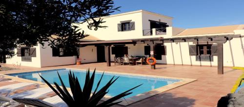 Lajares Villa | Villa Flora
