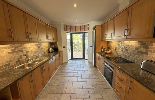 Vale do Lobo Villa | Villa Flores, Vale do Lobo - modern 4 bed, 4 bath, south facing villa with pool