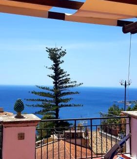 Taormina City Centre Bed & Breakfast | Villa Floresta Taormina