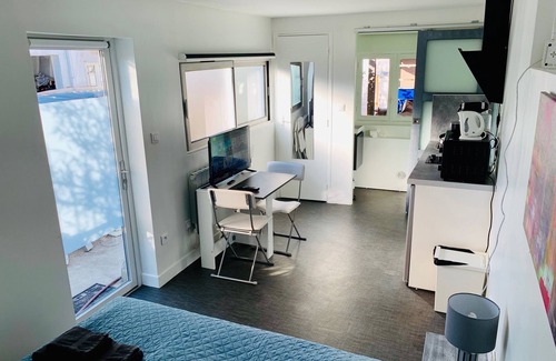 Neuilly-Plaisance Bed & Breakfast | Villa Florian