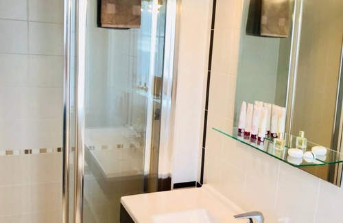 Neuilly-Plaisance Bed & Breakfast | Villa Florian