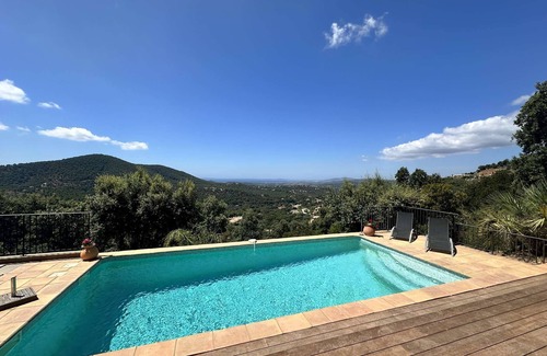 La Londe-les-Maures House | Villa for 7 people with pool and panoramic sea view