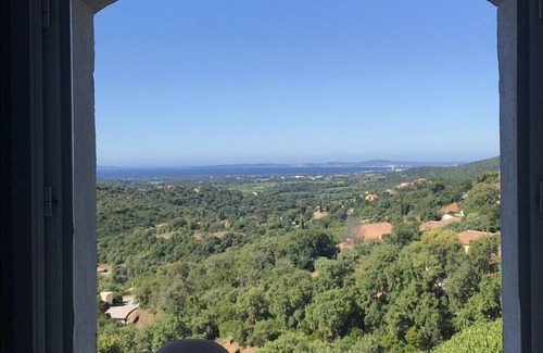 La Londe-les-Maures House | Villa FOR 8/10 PEOPLE Swimming pool, jacuzzi, Panoramic view of the sea and vineyards