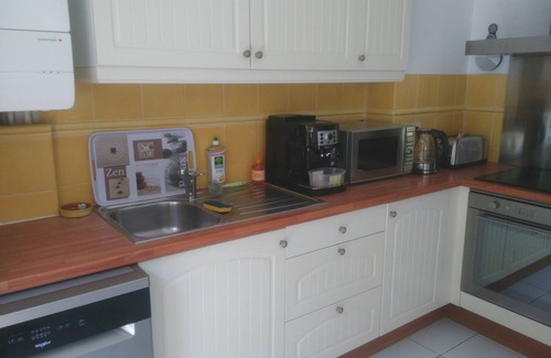 Mandelieu-La-Napoule House | Villa for 4/5 people, 2 air-conditioned bedrooms, lush, shady terrace.