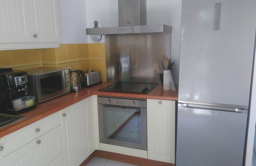Mandelieu-La-Napoule House | Villa for 4/5 people, 2 air-conditioned bedrooms, lush, shady terrace.