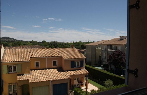 Mandelieu-La-Napoule House | Villa for 4/5 people, 2 air-conditioned bedrooms, lush, shady terrace.