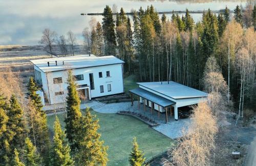 Rovaniemi Villa | Villa Forest -private location, sauna and jacuzzi