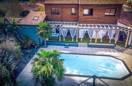Saint Laurent de la Pree Villa | Villa Aixkeys Contemporaine Avec Grande Piscine et 5 min Plages Fouras