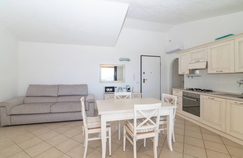 Golfo Aranci Villa | Villa 'Francesca' with Sea View, Wi-Fi and Air Conditioning