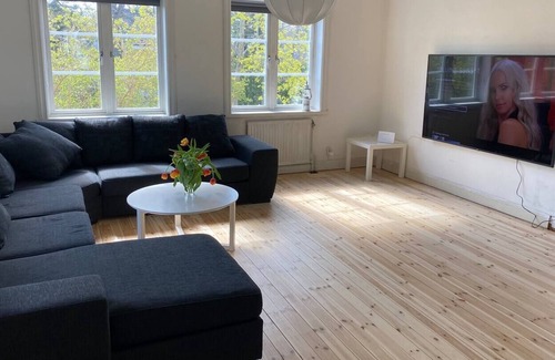 Saltsjo Boo House | Villa from the 1920s with a garden and nearby lake.