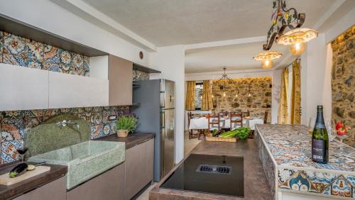 Trappitello Villa | VILLA GALLUS 6, Emma Villas
