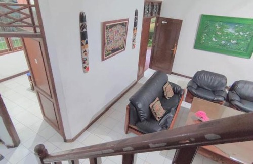 Cipanas Villa | Villa Gardenia & Amora Park Puncak Bogor
