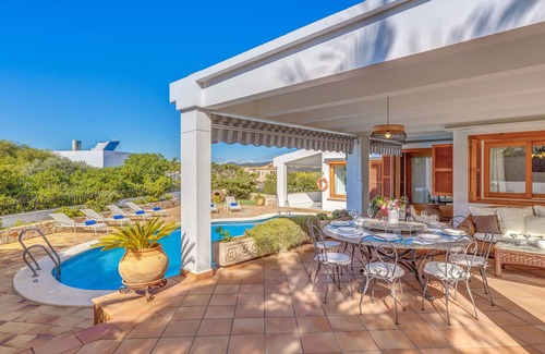 Portocolom House | Villa Garrido Near the Beach with Pool, Wi-Fi, Air Conditioning, Garden, Balcony & Terrace; Parking Available