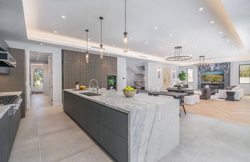 The Flats Villa | Villa Gemma by LuxJB 🏆 New Beverly Hills Flats Mansion 🏆 Steps from Rodeo Drive