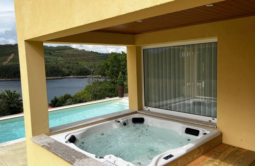 Cabril House | Villa Geres Emblematico I - Piscina Aquecida e Jacuzzi
