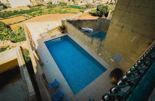 Sannat Villa | Villa Getaway with Private Pool