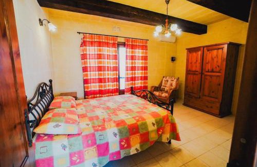 Sannat Villa | Villa Getaway with Private Pool