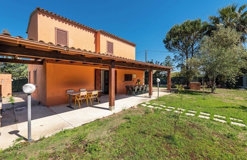 Castiadas House | Villa “Giulia Piccola” in Rural Area near the Sea with Mountain View, Terrace & Garden