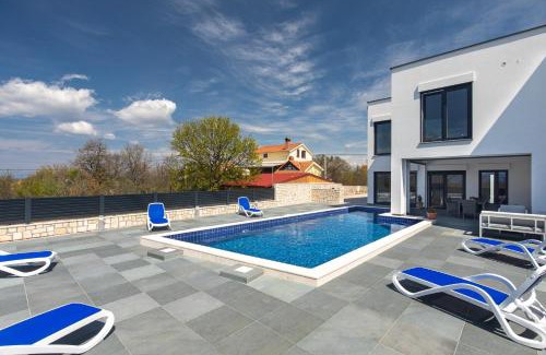 Vrh Villa | Villa Gloriette