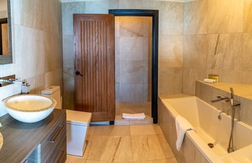 Fryes Beach Resort | Villa Goldy - Two Bedroom Resort, Sleeps 4