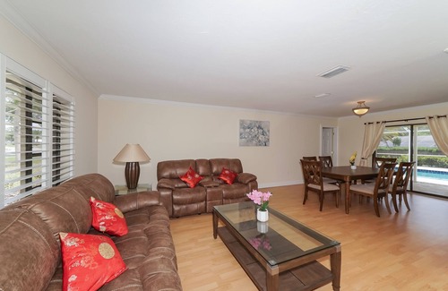 The Meadows House | Villa Golfers' Delight, 3BR/2BA, solar heated pool
