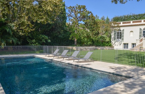 Antibes Villa | Villa Guide, 760m2, Atypique Cap D'Antibes Booking from Saturday to Saturday