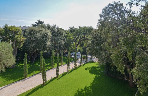 Antibes Villa | Villa Guide, 760m2, Atypique Cap D'Antibes Booking from Saturday to Saturday