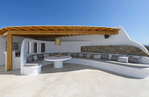 Agios Stefanos House | Villa Gwen perfect for friends or family in great location /beautiful views
