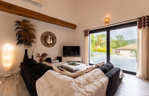 Saint Alban Auriolles Villa | villa haut standing piscine-wifi 8 pers