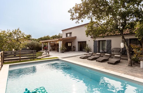 Saint Alban Auriolles Villa | villa haut standing piscine-wifi 8 pers
