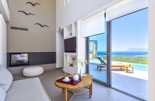 Kissamos Villa | Villa Harmony - private - infinity pool sea views throughout the house