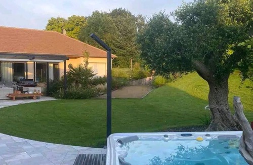 Juigne-sur-Sarthe Villa | Villa Haut de Gamme à Solesmes