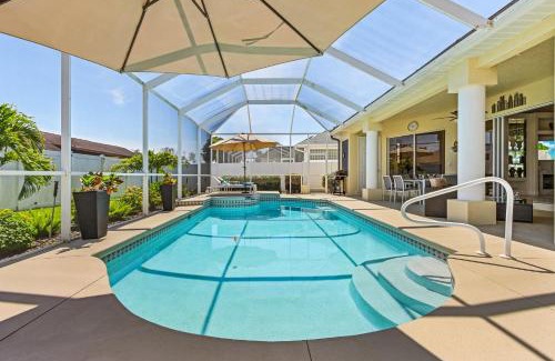 Caloosahatchee Villa | Villa-Haze, lots of privacy, solar & electric heated pool and SPA