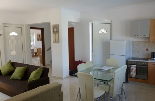 Lardos House | Villa Helios - a lovely spacious villa in Lardos with private pool