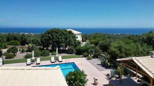 Kypseli Villa | Villa Hestia - Seaview Serenity Villa with Private Pool by Villa Mana Gers