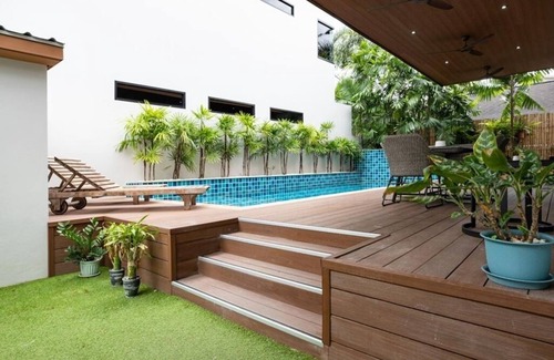Nai Harn Villa | Villa Hibiscus-Charming 3 bedroom villa with WiFi and AC in lovely Tambon Rawai