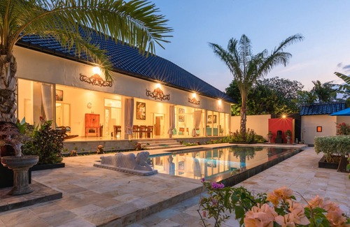 Banjartegehe Villa | Villa Hikume - Relax In A Private Beachfront Villa