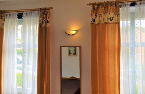 Bad Elster Villa | Villa Hoffnung - OG - DZ 1