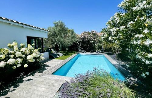 Rivedoux-Plage Villa | Villa Hollyhocks