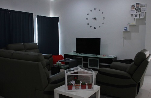 Bentong House | Villa, Hot & Cold water supply, durian, palm garden park, waterfall, hot spring