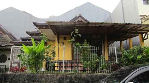 Cipanas Villa | VILLA HZ