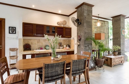 Sanur Villa | VILLA IBU 3 BDRM POOL 50 METERS TO BEACH