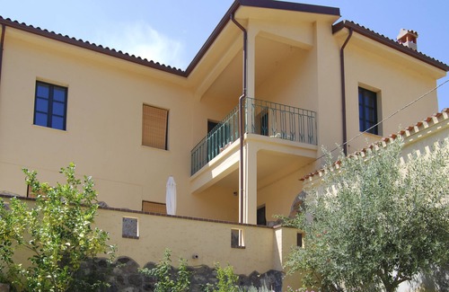 Onifai Villa | Villa Il Casale Onifai Intera