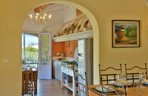Guardistallo Villa | Villa il Leccio by Fantasia Villas