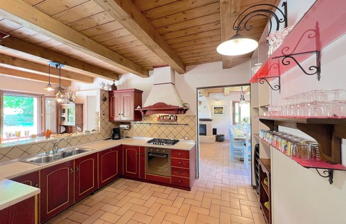 Monte San Giusto Villa | Villa Il Noceto, Private Big Pool, for 17 People, 5 Rooms, Near Sea, Wi-Fi free,