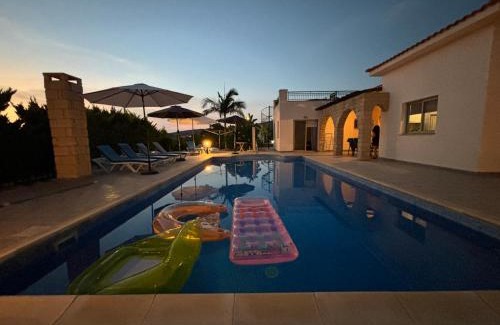 Peyia Town Villa | Villa Imperial Sea-Caves Private Pool